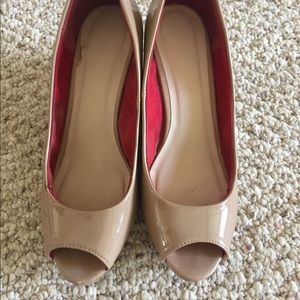 👠👡Chinese Laundry Wedge taupe wedges 💖💐